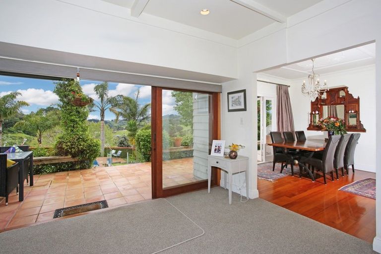 Photo of property in 374 Whitford Park Road, Whitford, Manurewa, 2576