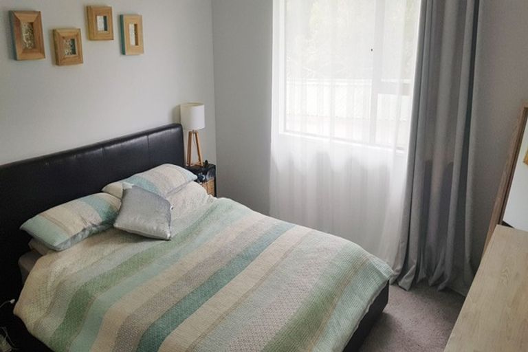 Photo of property in 1/38 Kaipatiki Road, Glenfield, Auckland, 0629