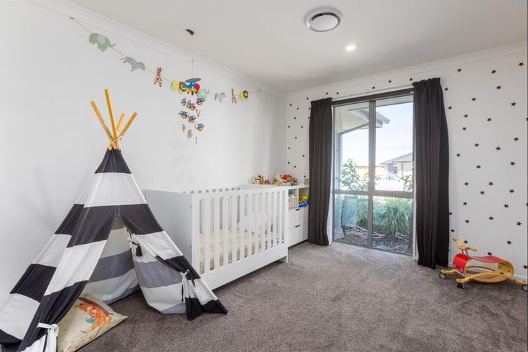 Photo of property in 31 Te Hurunui Drive, Pegasus, 7612