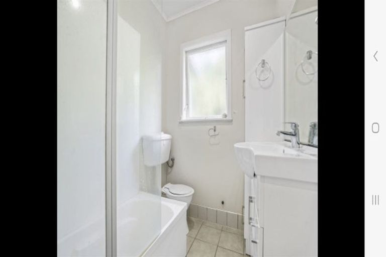 Photo of property in 29a Glenfern Road, Mellons Bay, Auckland, 2014