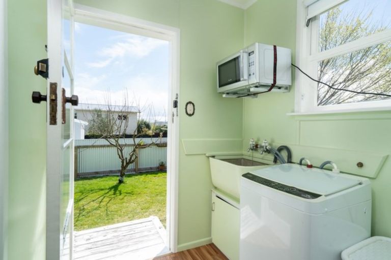 Photo of property in 18 Charles Crescent, Rainbow Point, Taupo, 3330