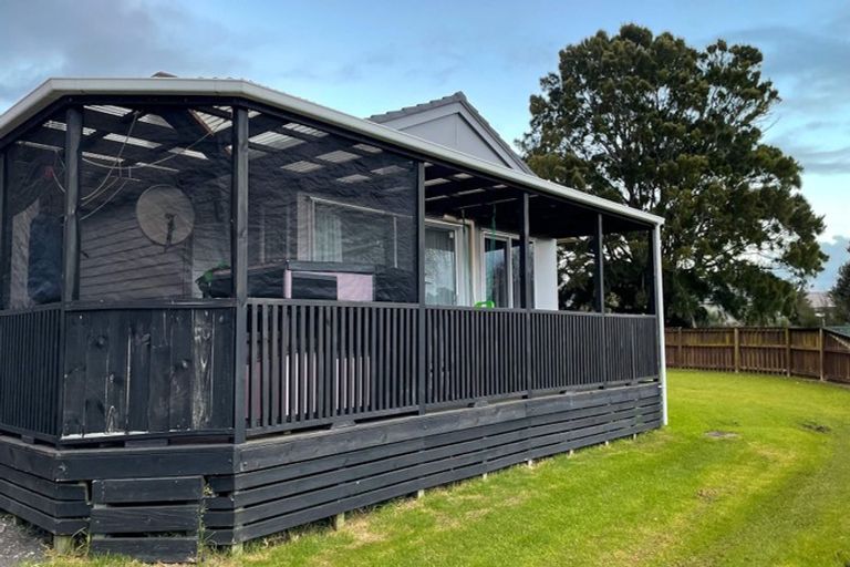 Photo of property in 21 Hamilton Drive, Waiuku, 2123