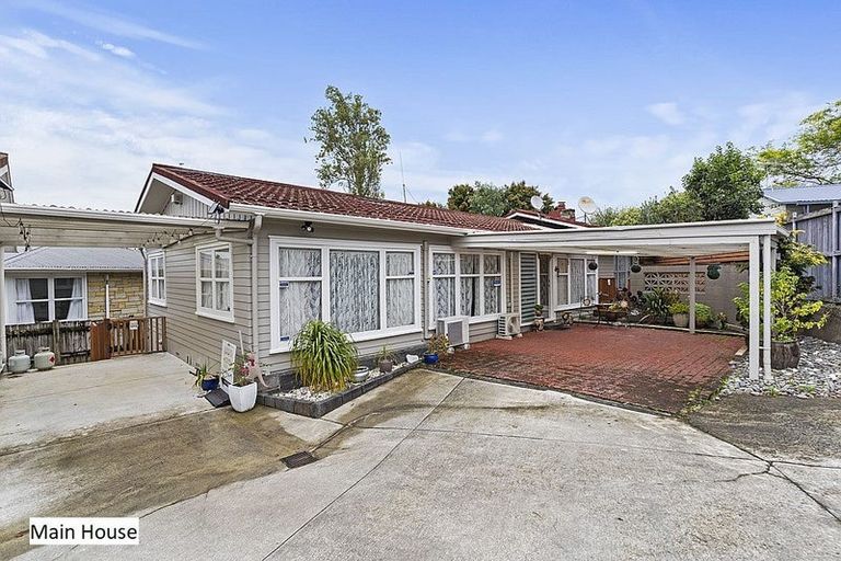 Photo of property in 53 Chatsworth Crescent, Pakuranga Heights, Auckland, 2010