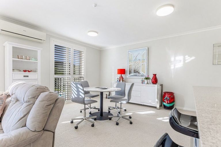 Photo of property in 30 Rewa Rewa Lane, Orewa, 0931