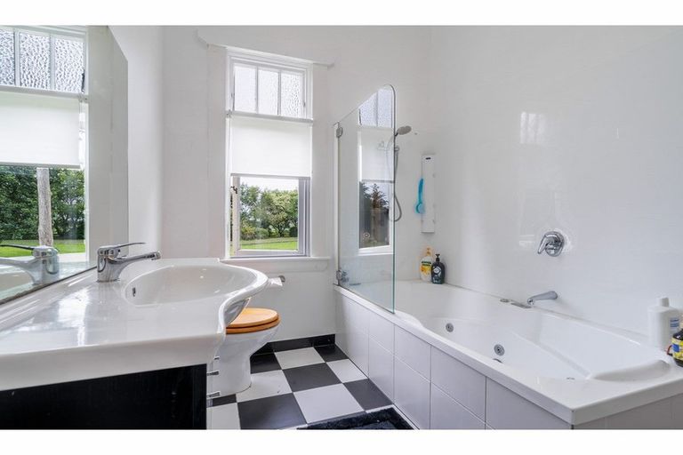 Photo of property in 88 Cooper Road, Tussock Creek, Winton, 9781