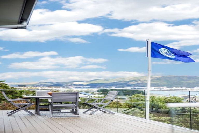 Photo of property in 5 Seascape View, Paremata, Porirua, 5024