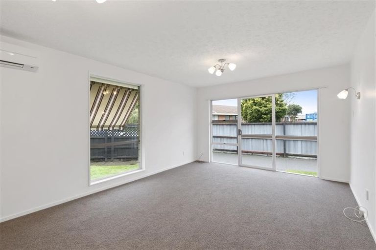 Photo of property in 1/12 Ruddenklau Lane, Bishopdale, Christchurch, 8053