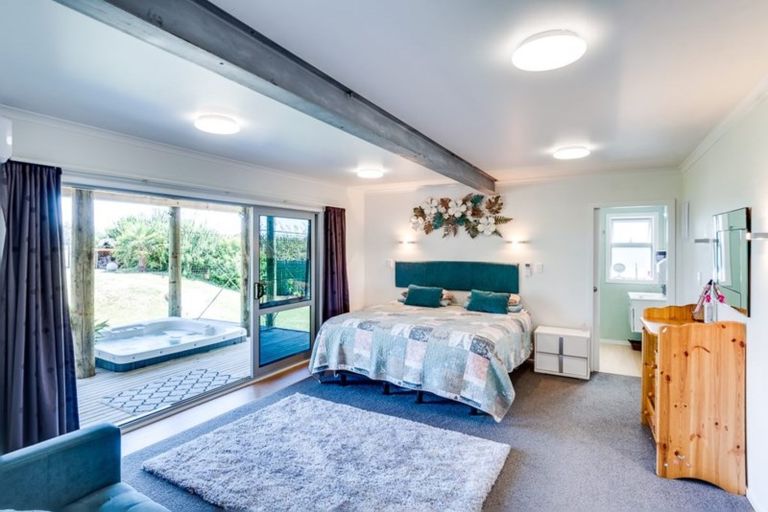 Photo of property in 5 Old Ferry Road, Clive, 4102