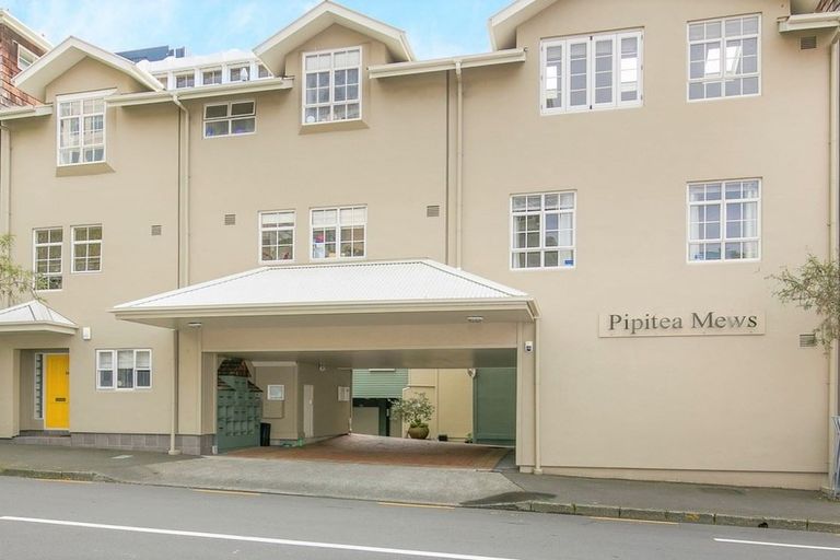 Photo of property in 42 Pipitea Street, Thorndon, Wellington, 6011