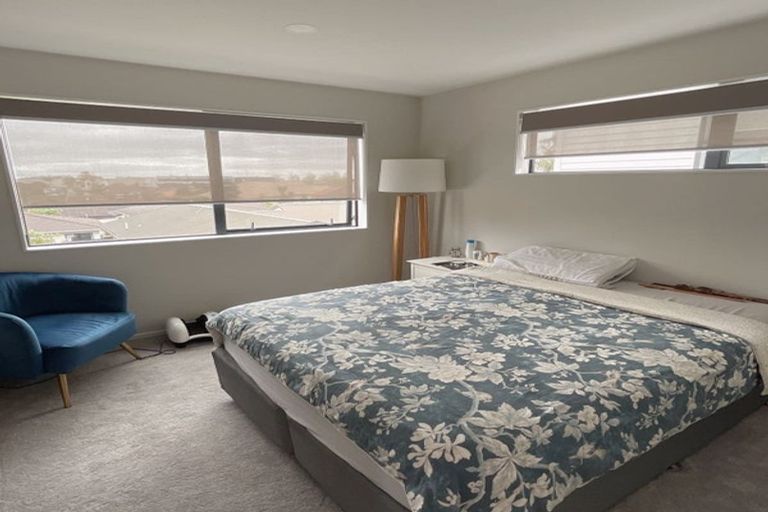 Photo of property in 35b Deanna Drive, West Harbour, Auckland, 0618