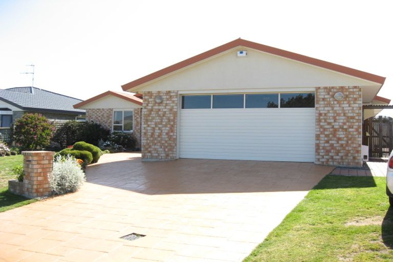 Photo of property in 29 College Drive, Paraparaumu, 5032