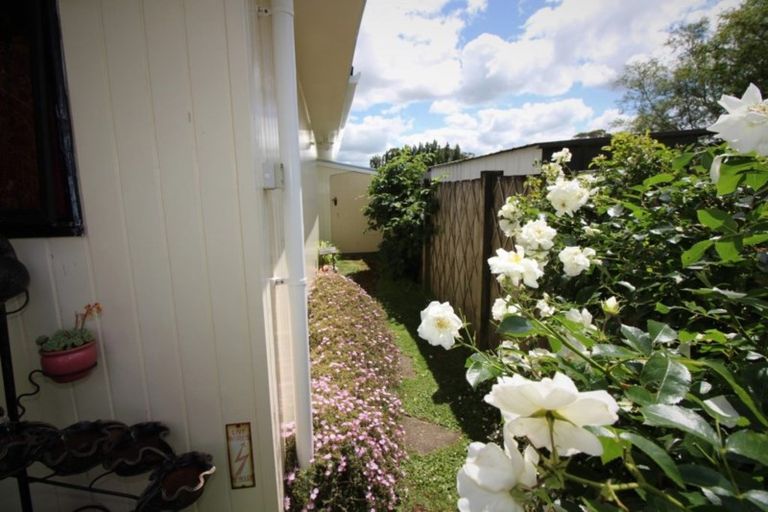 Photo of property in 16 Smith Street, Dannevirke, 4930