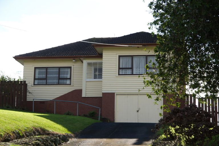 Photo of property in 12 Churchill Road, Cockle Bay, Auckland, 2014
