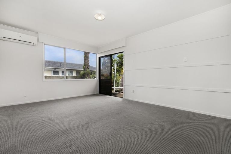 Photo of property in 11 Gambare Place, Wattle Downs, Auckland, 2103