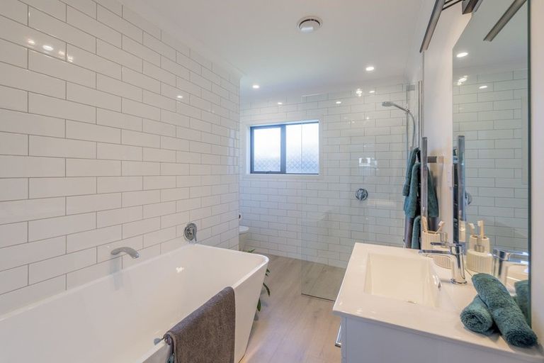 Photo of property in 144b Winchester Street, Levin, 5510