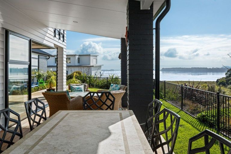 Photo of property in 30 Lakeside Terrace, Omokoroa, 3114