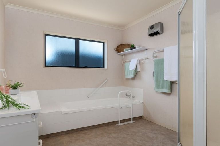 Photo of property in 1436b Cameron Road, Greerton, Tauranga, 3112