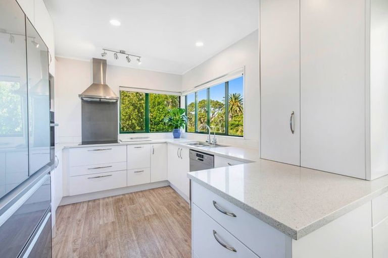 Photo of property in 28d Zealandia Road, Manly, Whangaparaoa, 0930