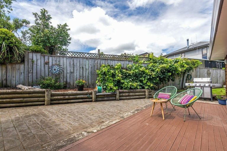 Photo of property in 1 Springdale Grove, Fitzherbert, Palmerston North, 4410
