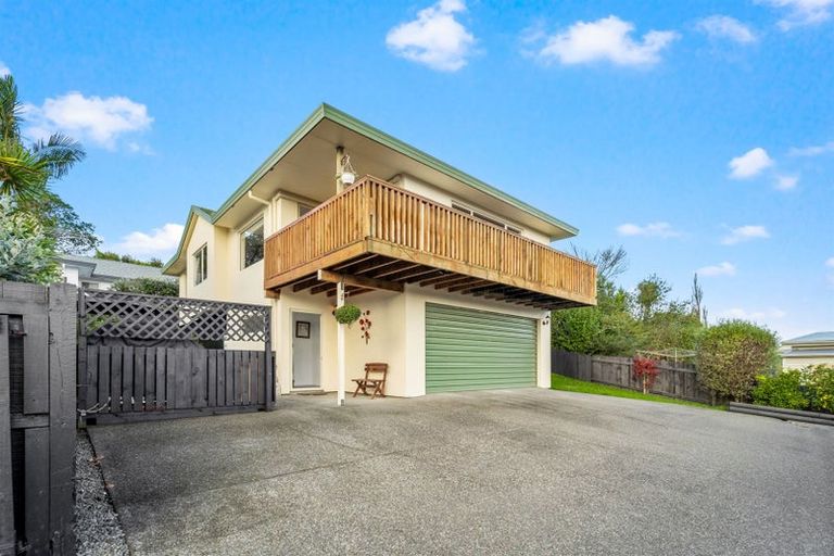 Photo of property in 2/15 Ellenbury Place, Stanmore Bay, Whangaparaoa, 0932
