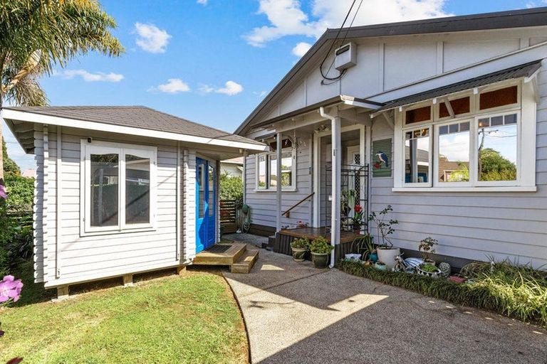 Photo of property in 1 Banff Street, Regent, Whangarei, 0112