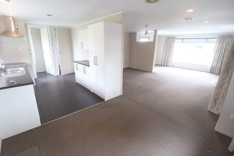 Photo of property in 54 Oreil Avenue, West Harbour, Auckland, 0618
