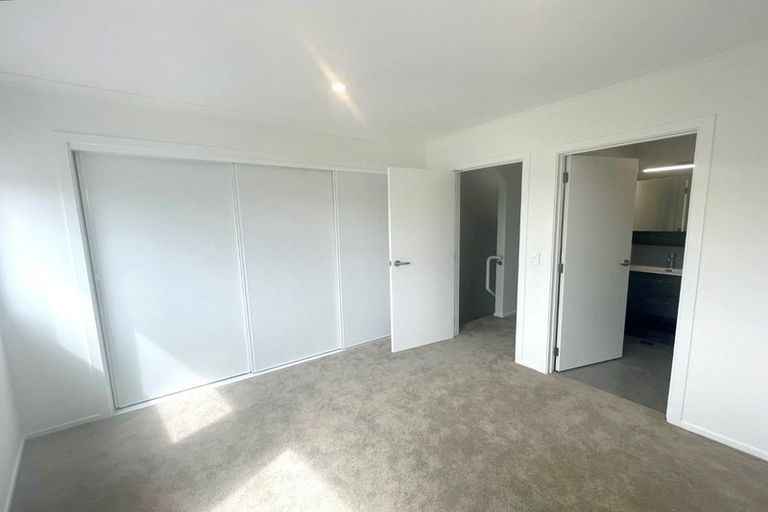 Photo of property in 25 Erina Road, Wiri, 2104