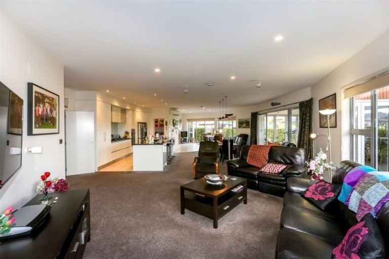 Photo of property in 18 Adam Lile Drive, Highlands Park, New Plymouth, 4312