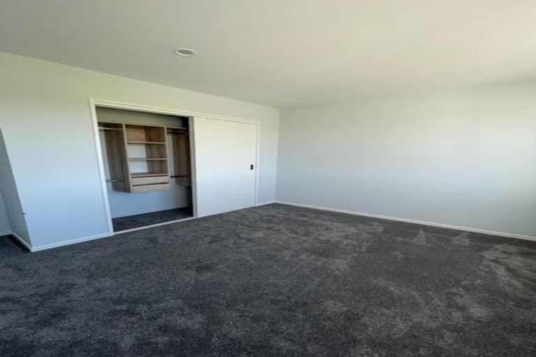 Photo of property in 4 Pineview Drive, Rosehill, Papakura, 2113