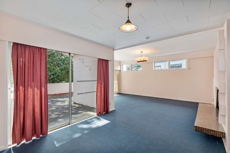 Photo of property in 52 Lawrence Crescent, Hillpark, Auckland, 2102