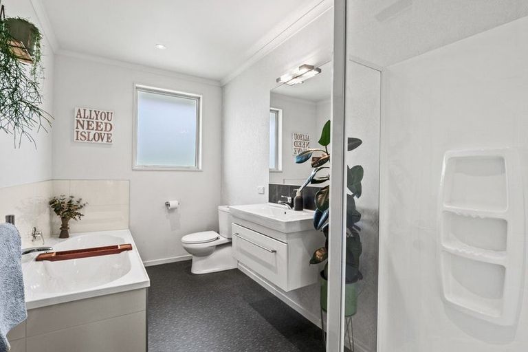 Photo of property in 10 Coburn Place, Lake Hayes, Queenstown, 9304