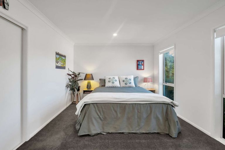 Photo of property in 20 Linkwater Way, Parklands, Christchurch, 8083