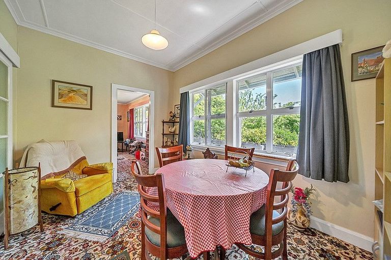 Photo of property in 27 Chester Street, Waverley, 4510