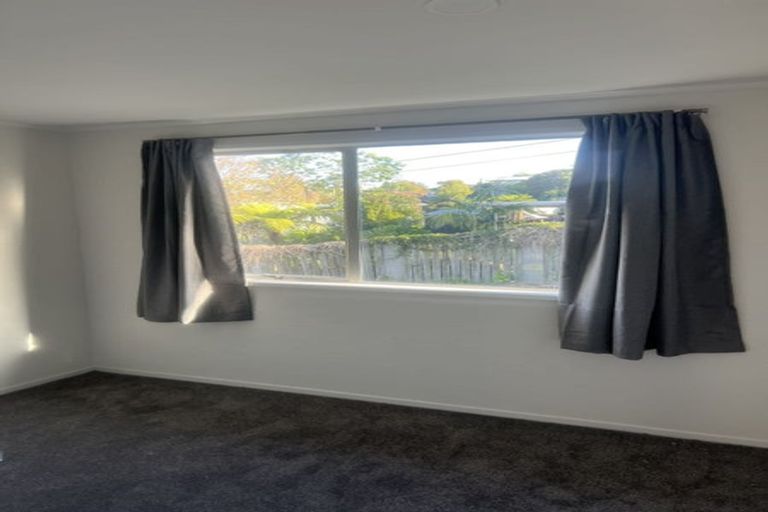 Photo of property in 26 Waimumu Road, Massey, Auckland, 0614