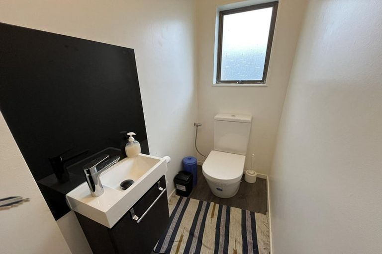 Photo of property in 32 Strathmore Avenue, Levin, 5510