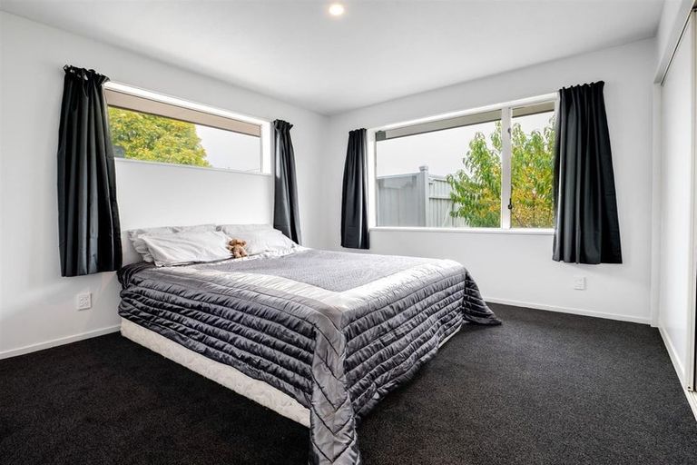 Photo of property in 2/200 Wainoni Road, Avondale, Christchurch, 8061