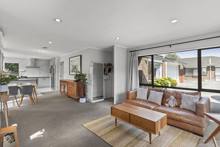 Photo of property in 2/17 Seneca Court, Golflands, Auckland, 2013