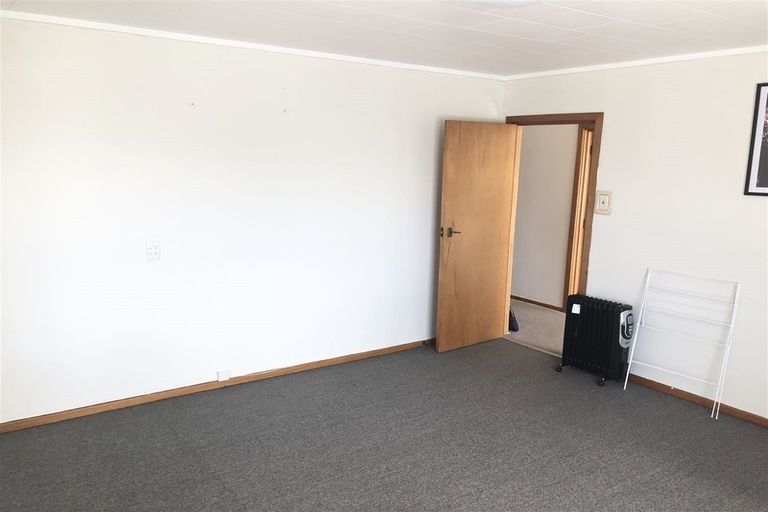 Photo of property in 75 Larnoch Road, Henderson, Auckland, 0610