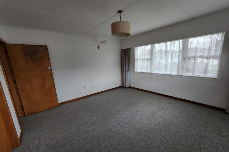 Photo of property in 2 Blenheim Place, Vogeltown, New Plymouth, 4310