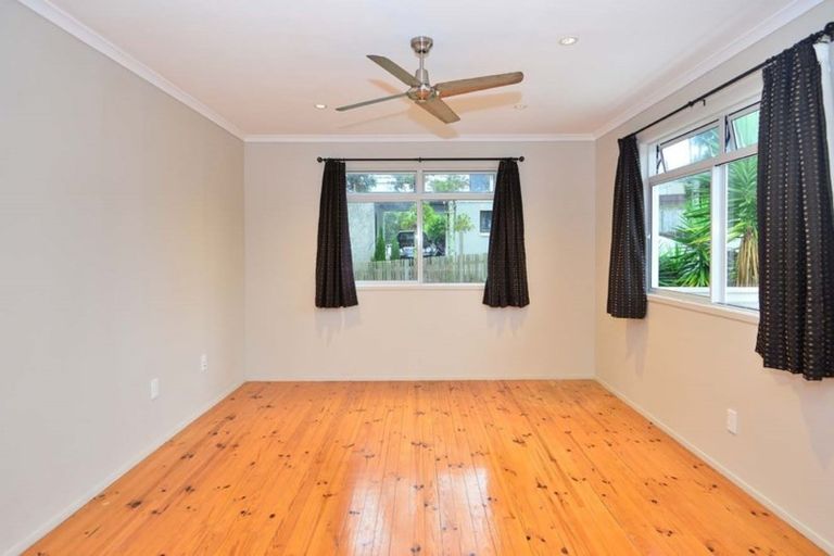 Photo of property in 56 Brian Crescent, Stanmore Bay, Whangaparaoa, 0932