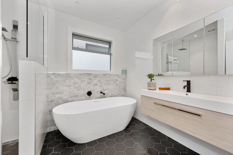 Photo of property in 900 River Road, Queenwood, Hamilton, 3210