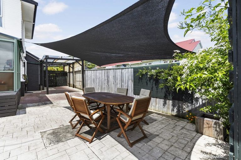 Photo of property in 30 Strathmore Avenue, Strathmore Park, Wellington, 6022