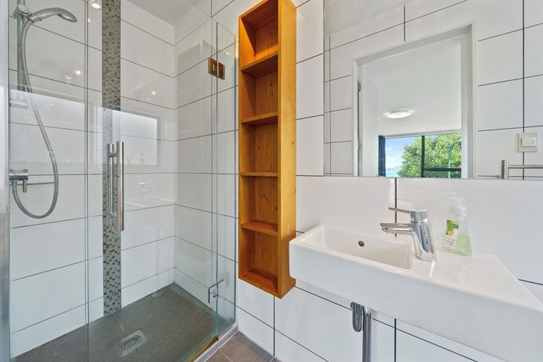 Photo of property in 3 Fore Street, Kaiwharawhara, Wellington, 6035