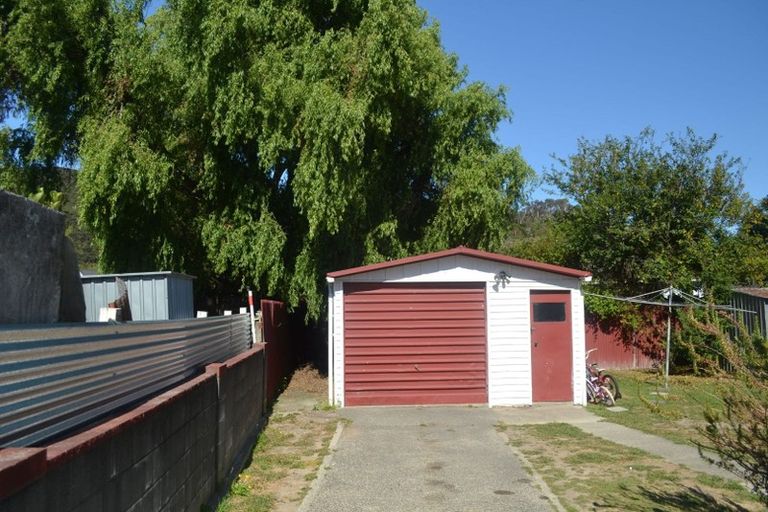 Photo of property in 86 Seddon Street, Naenae, Lower Hutt, 5011