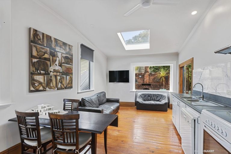 Photo of property in 62 Roseneath Terrace, Roseneath, Wellington, 6011