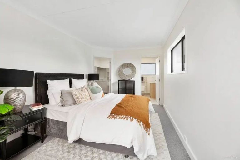 Photo of property in 30 Parkwood Avenue, Westgate, Auckland, 0614