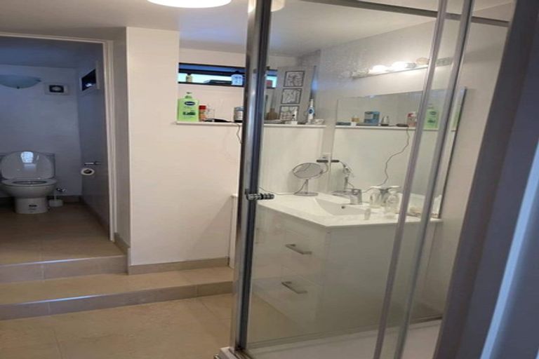 Photo of property in 245 Sunset Road, Sunnynook, Auckland, 0632