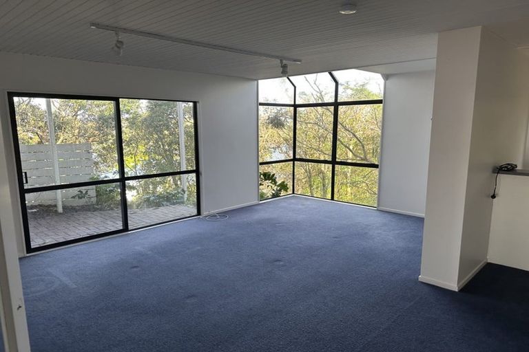 Photo of property in 30 Sylvan Park Avenue, Milford, Auckland, 0620