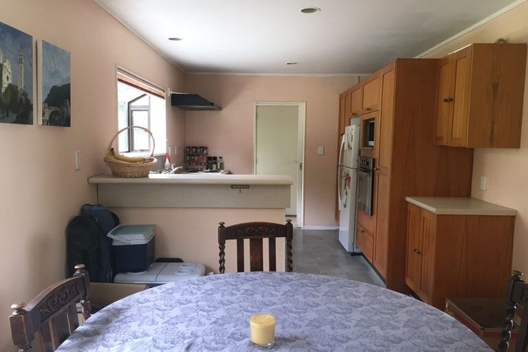 Photo of property in 28 Goldfinch Rise, Unsworth Heights, Auckland, 0632