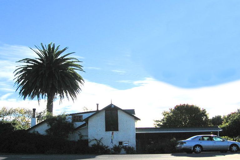Photo of property in 3 State Highway 1, Otaki, 5512